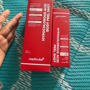 Medicube Hypochlorous Acid Body Peel Shot - Red